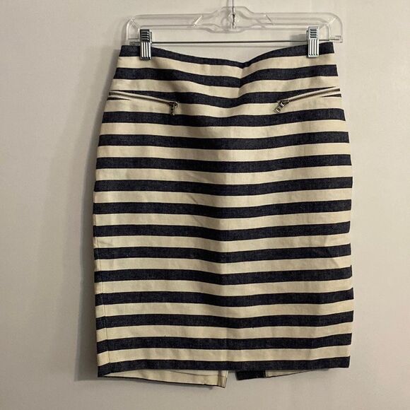 Ann Taylor Blue White skirt, size 2 - Picture 1 of 3